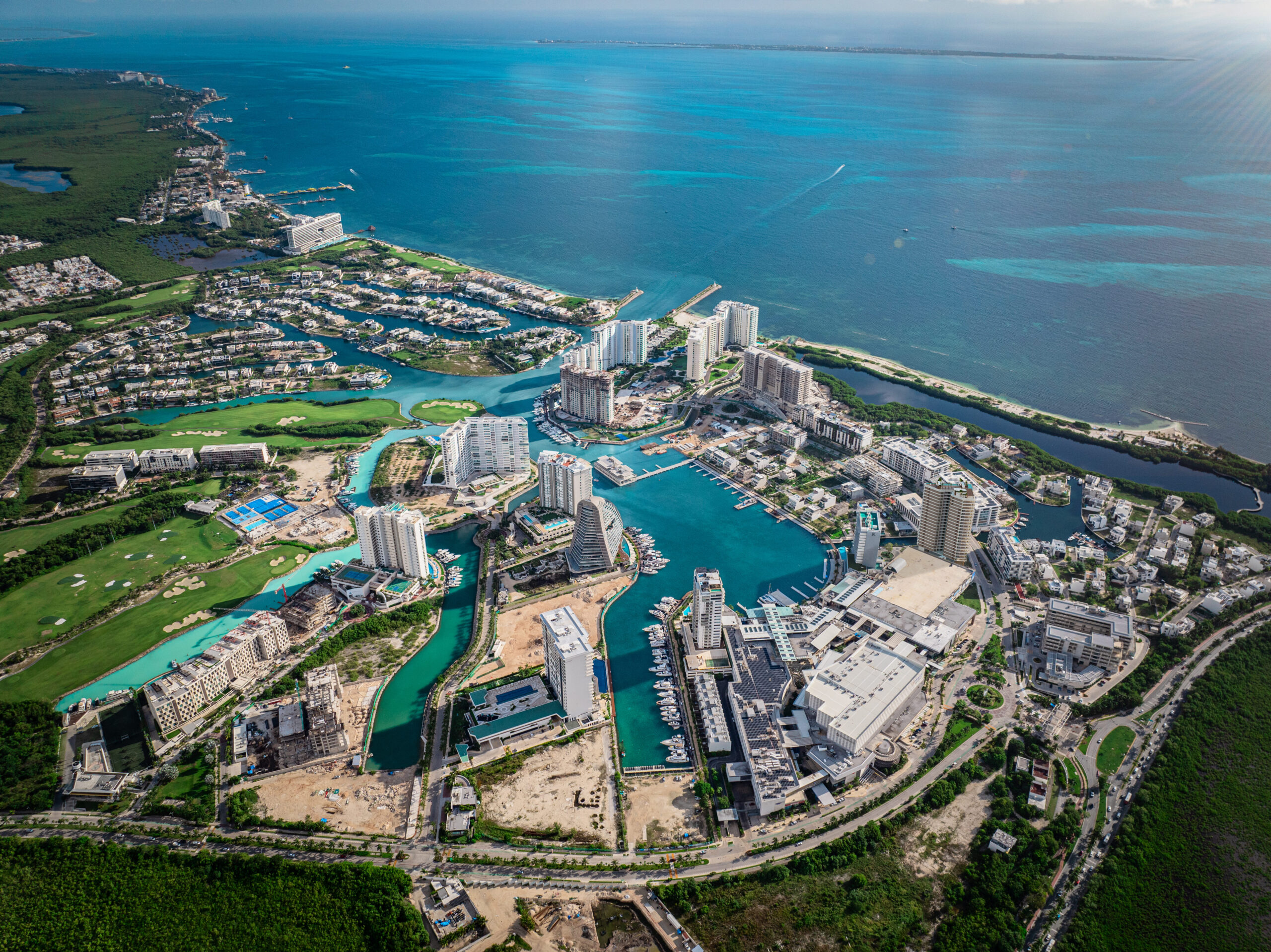 SLS Puerto Cancún - Residencias boutique con marina privada en Puerto Cancún